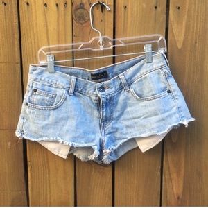 Distressed daisy duke short shorts !